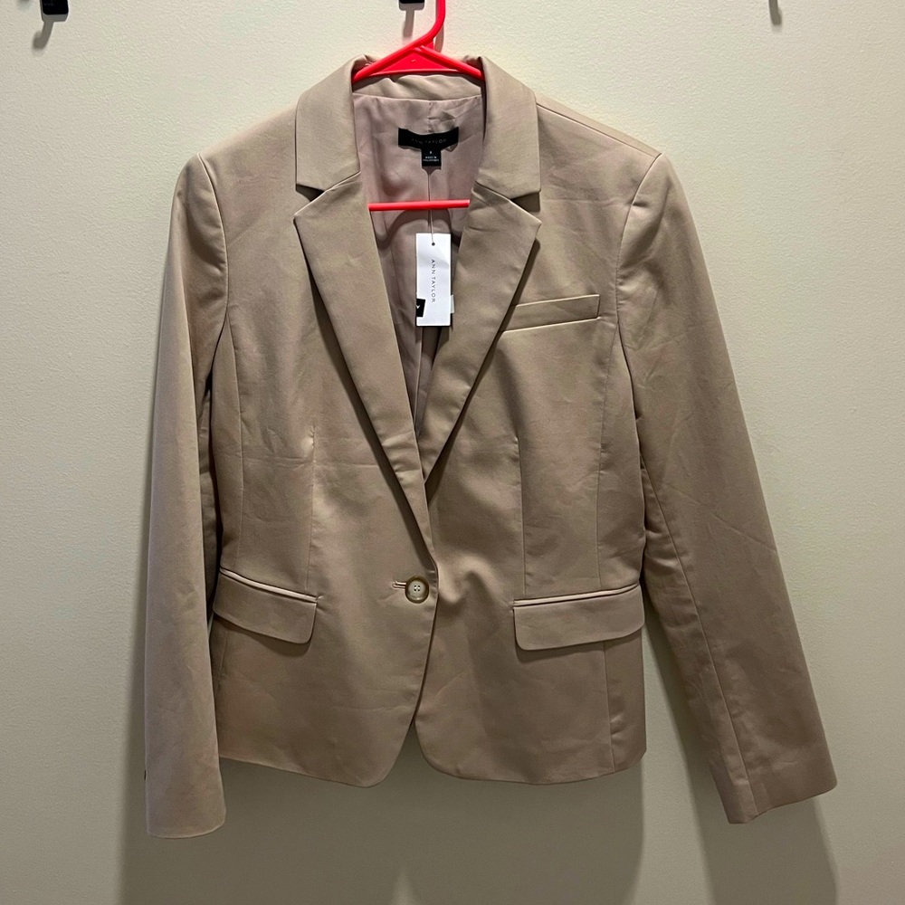 Ann Taylor One-button Blazer Beige Blazer NEW WITH TAGS Size 8